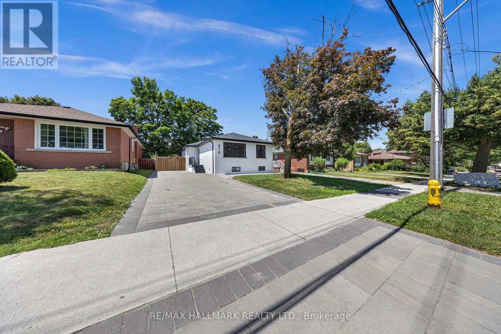 978 MIDLAND AVENUE
