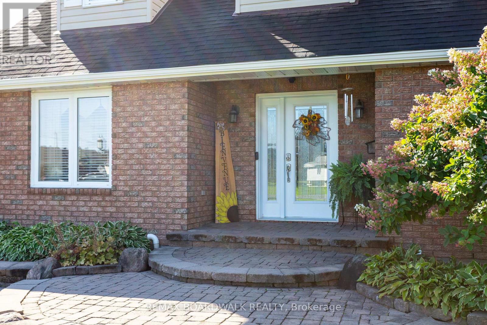 32 FAUCHER BOULEVARD