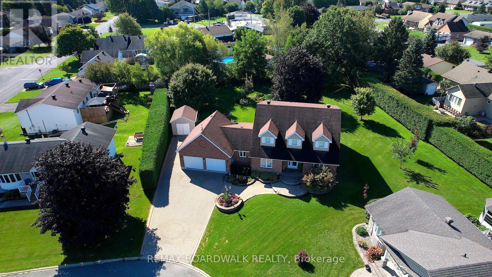 32 FAUCHER BOULEVARD