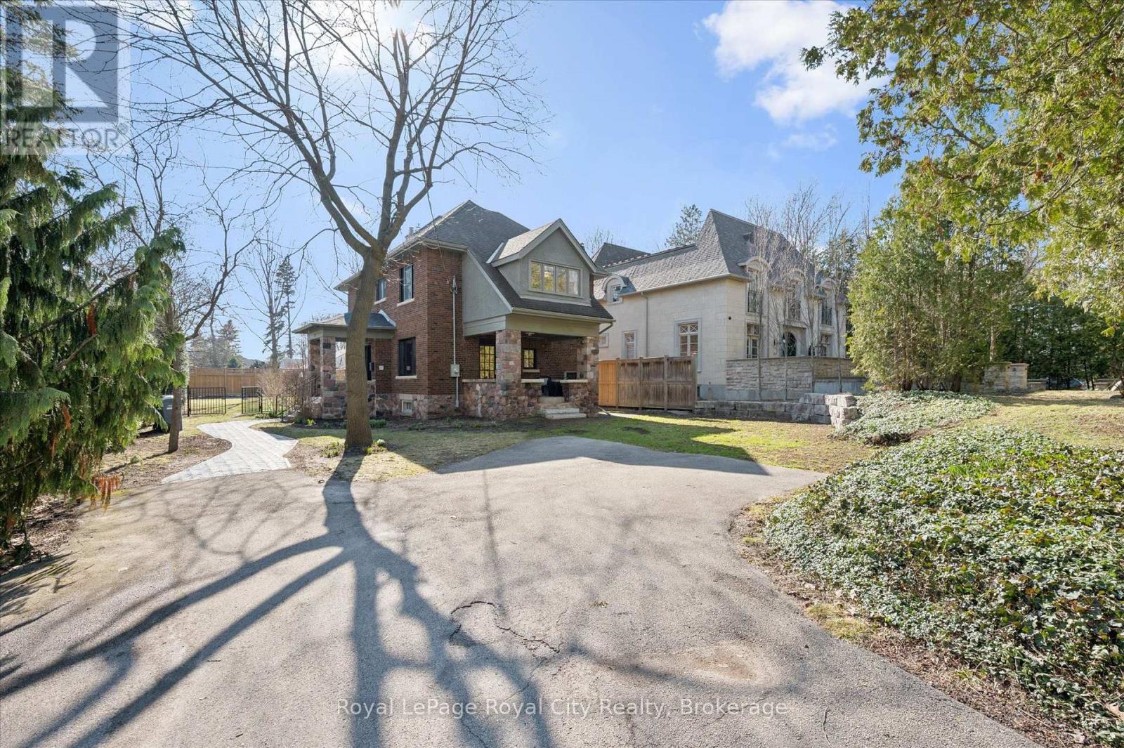 87 UNIVERSITY AVENUE W