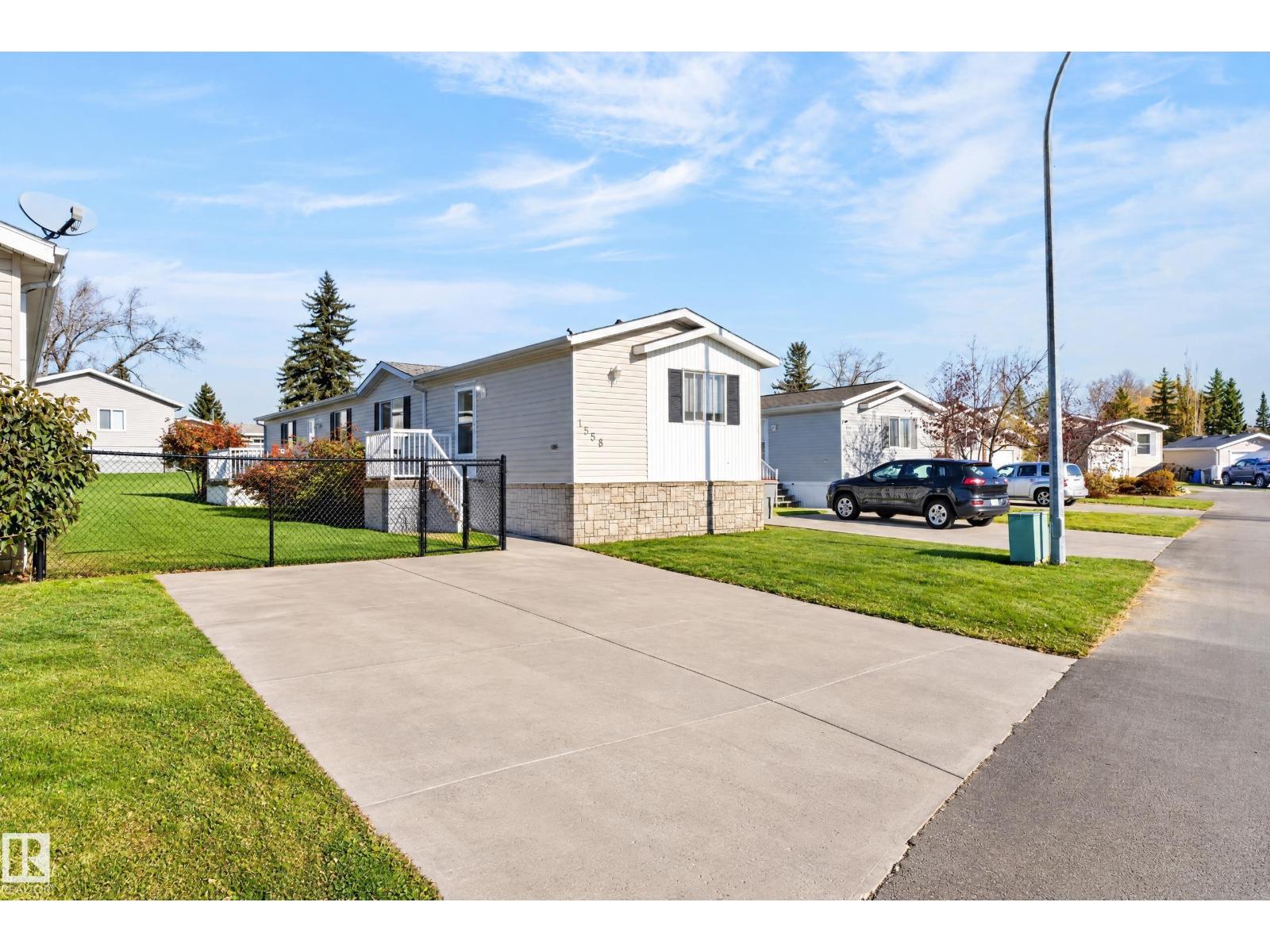 #1558 53222 Range Rd 272
