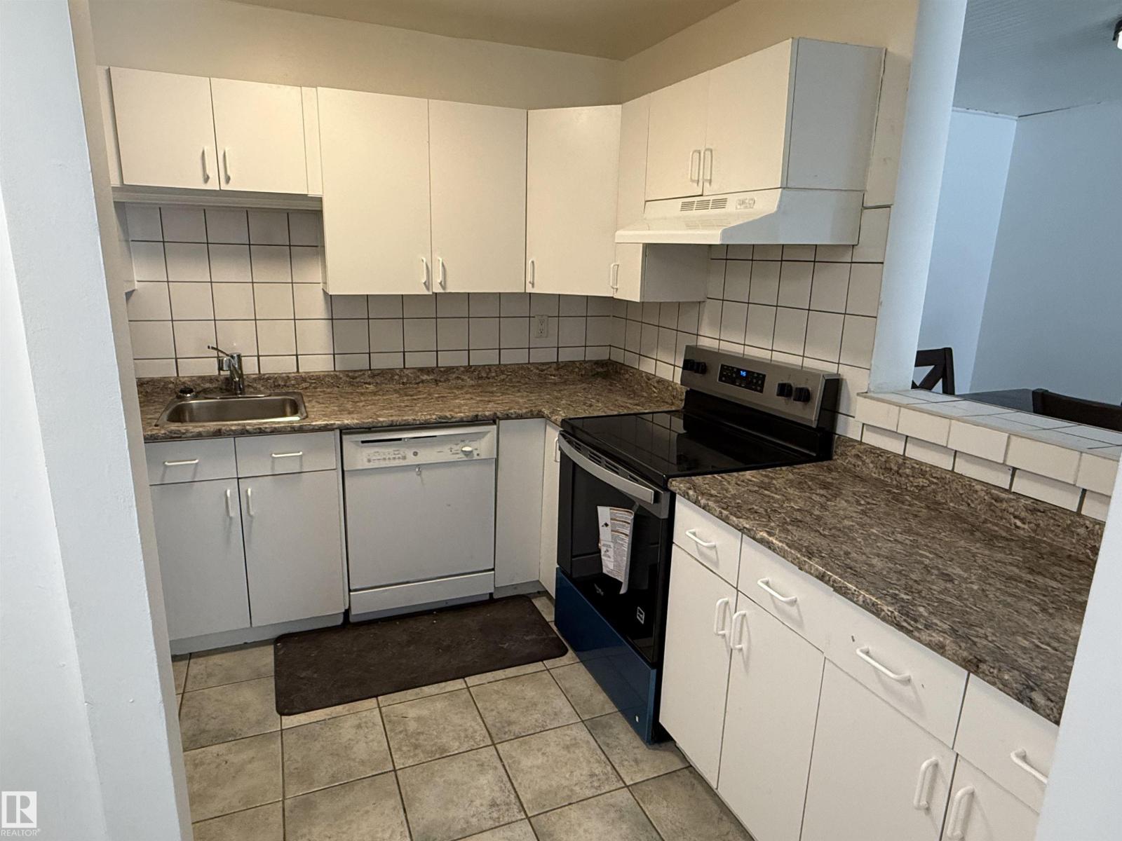 14537 121 ST NW