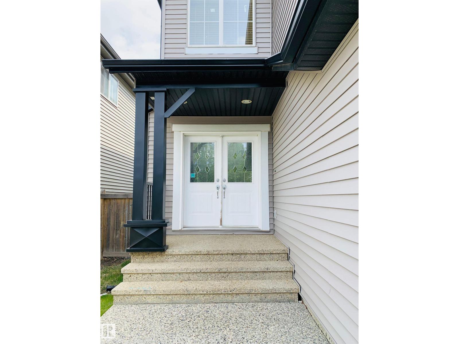 1015 61 ST SW