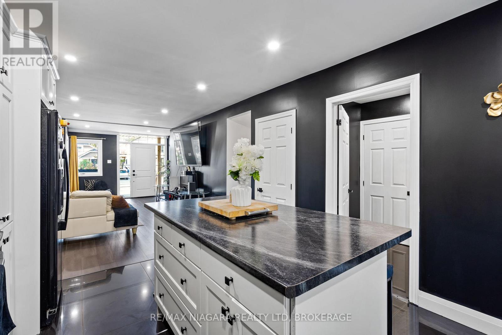 5 CADY STREET