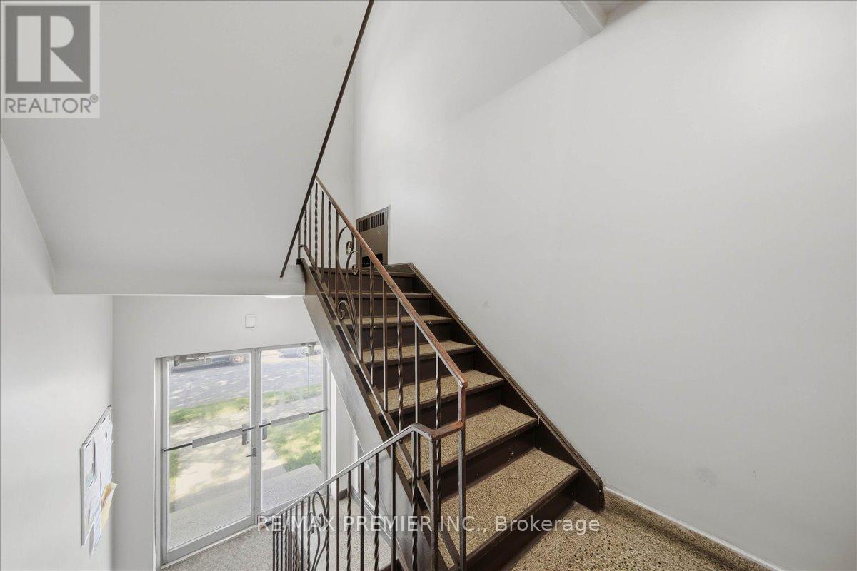 280 WEIR STREET N