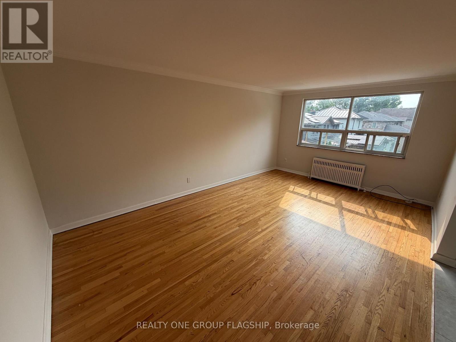 9 - 7 ELMWOOD AVENUE S