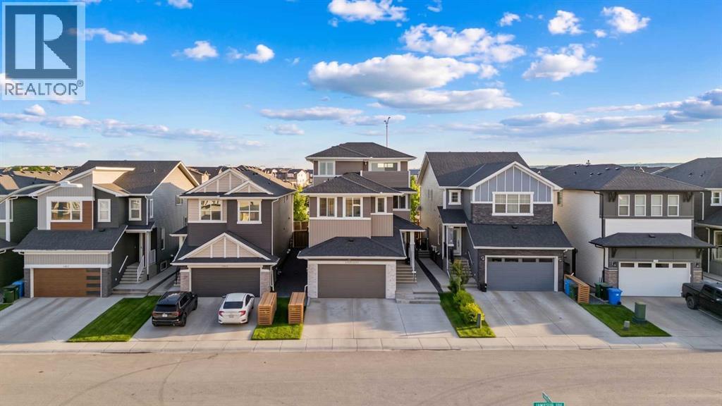 116 Ambleside Crescent NW
