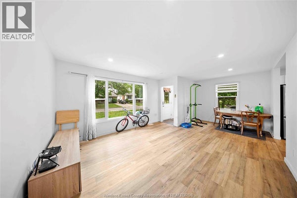 A - 3495 Longfellow Ave, Windsor, ON 5