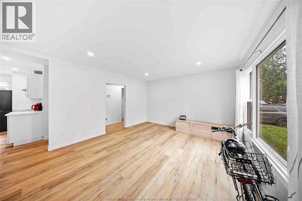 A - 3495 Longfellow Ave, Windsor, ON 4