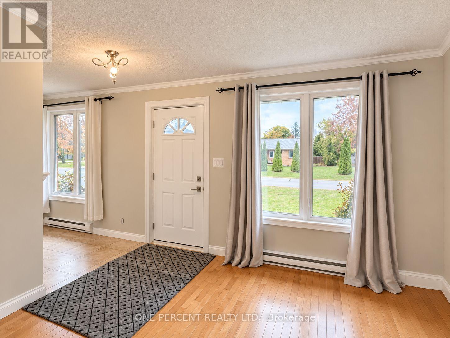 526 HIGHLAND CRESCENT