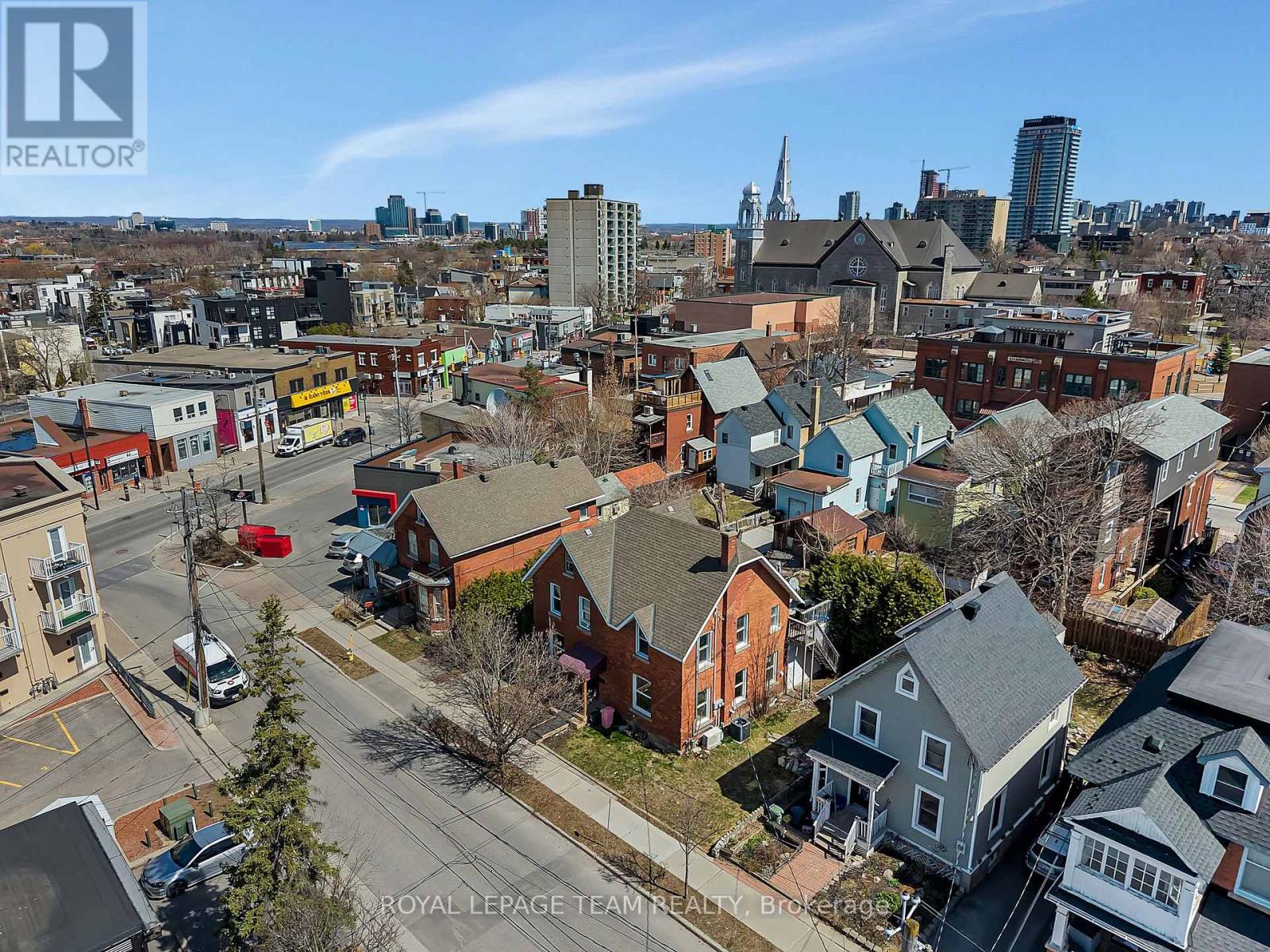 11 SHERBROOKE AVENUE