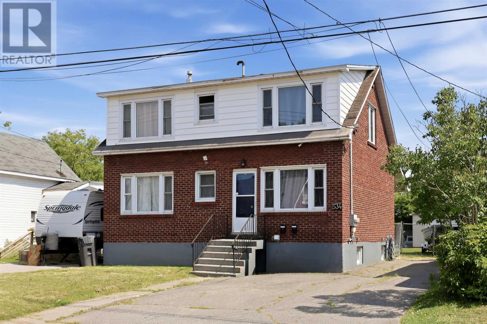 534 Parliament ST - Photo 2