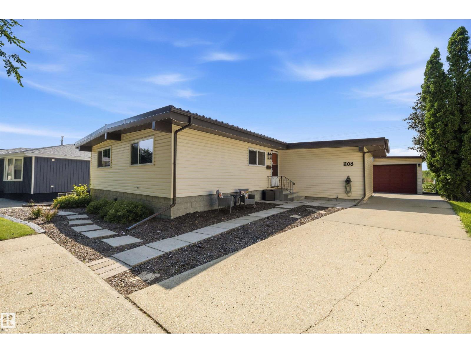 1108 MOYER DR NW