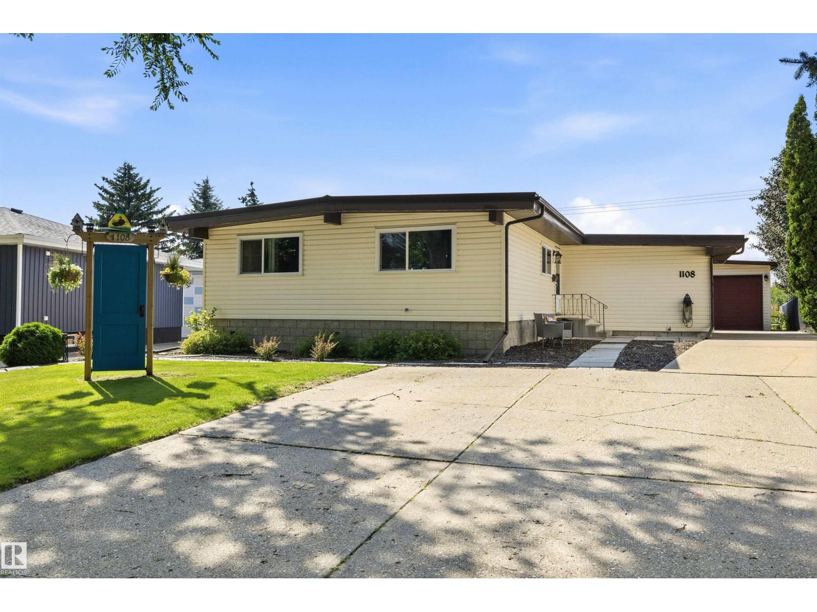 1108 MOYER DR NW