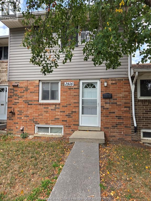 2816 Meadowbrook LANE