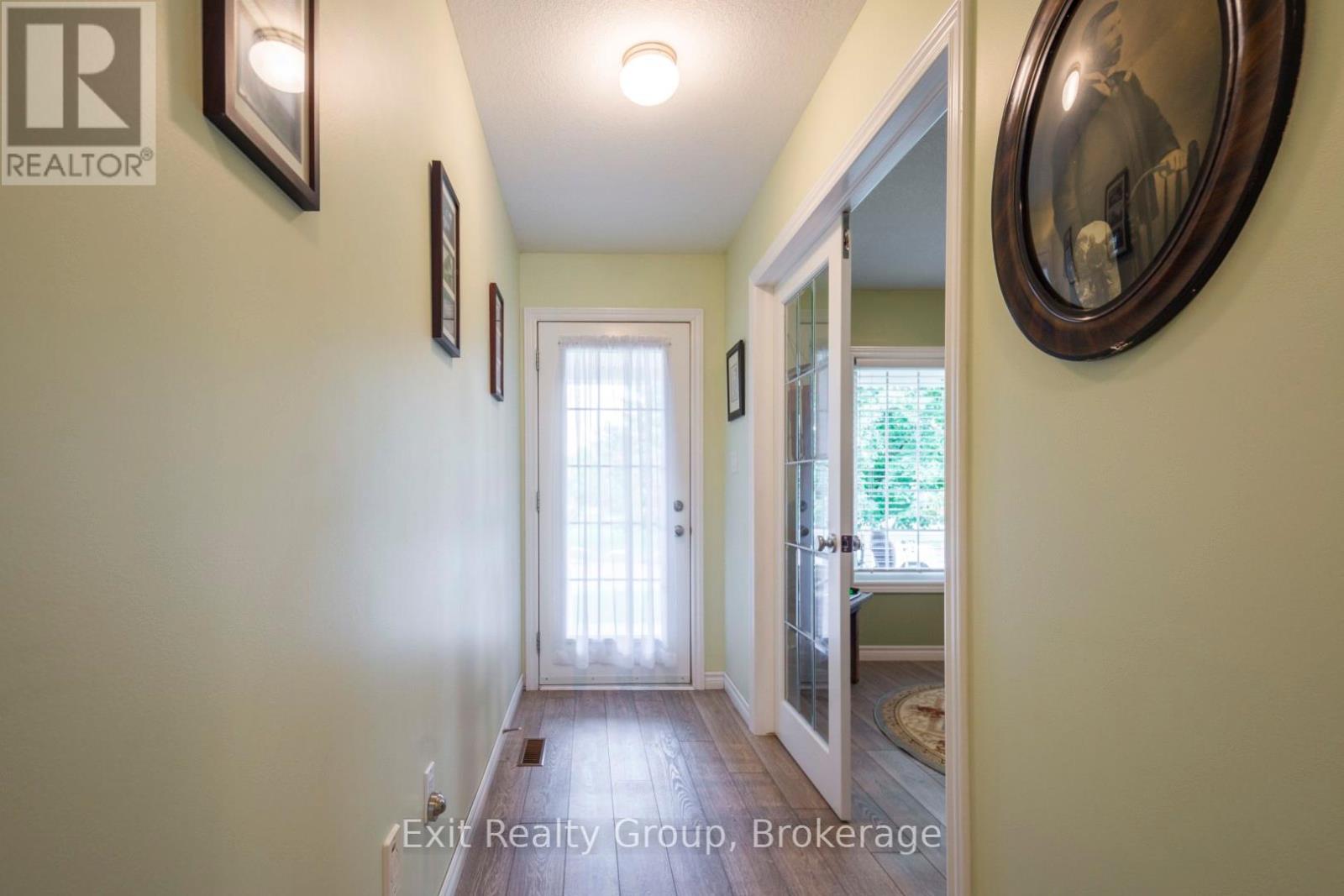30 ALETHA DRIVE - Photo 3