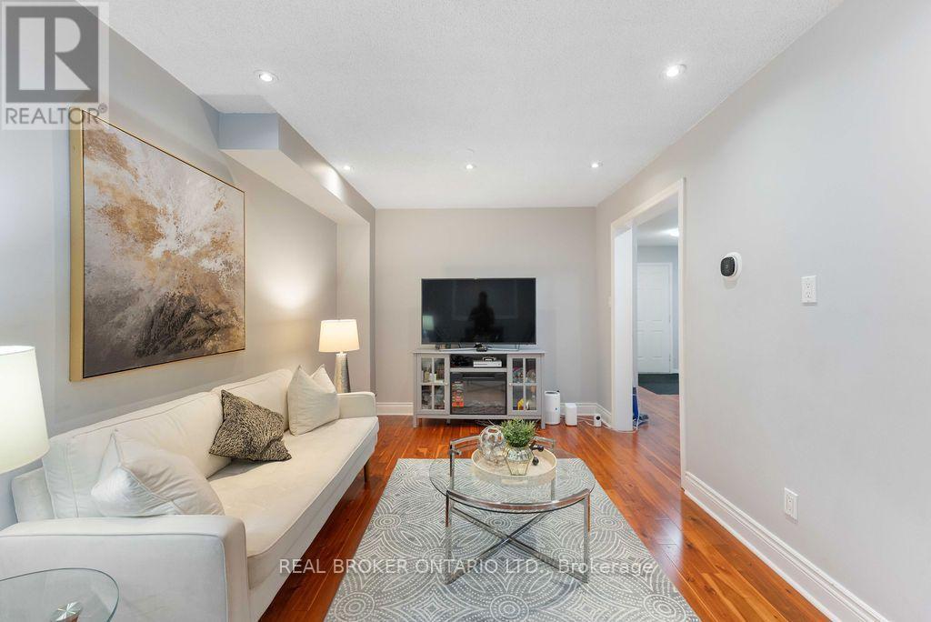 3341 BOBWHITE MEWS