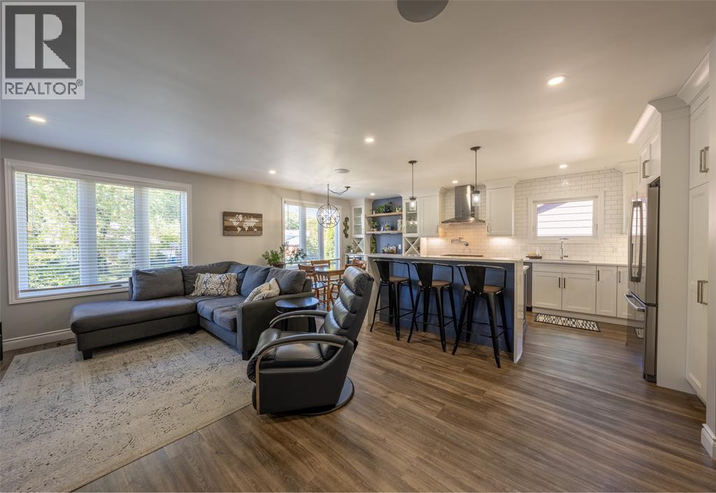 1592 COVENTRY COURT