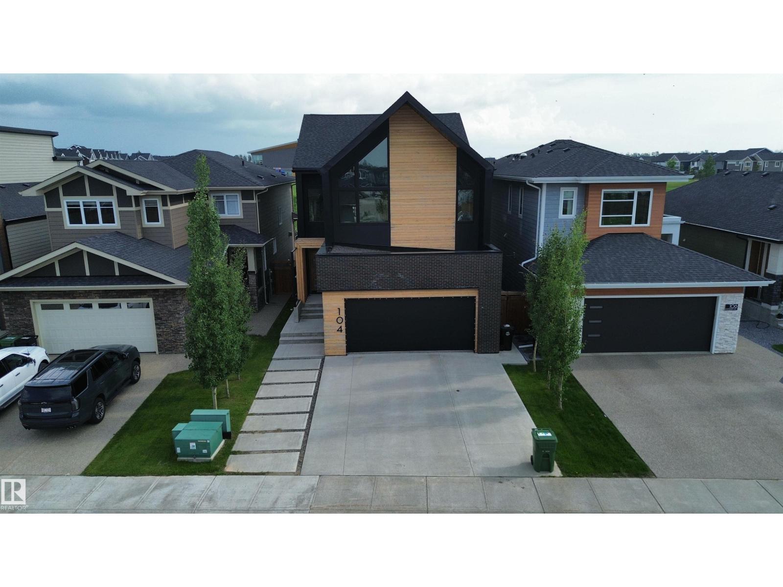 104 EDGEWATER CI