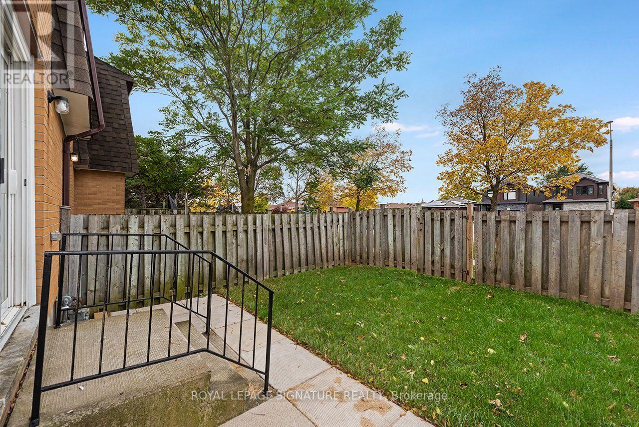 3 - 20 ANNA CAPRI DRIVE