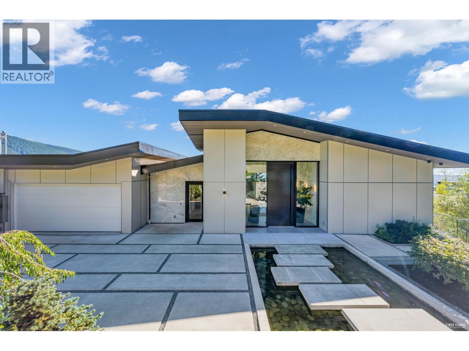535 CRAIGMOHR DRIVE