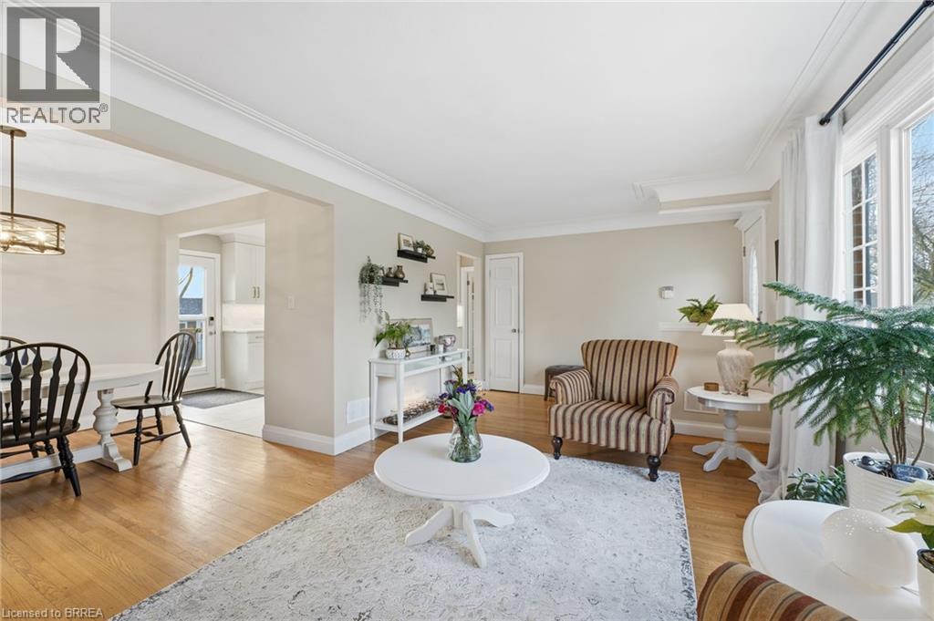2 HILLIER Crescent