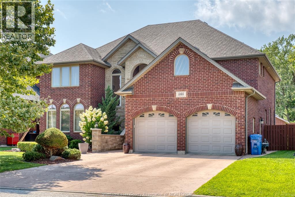 201 ELLISON ST, LEAMINGTON, ON N8H 5J2 - Image 3687725553.jpeg?d=l