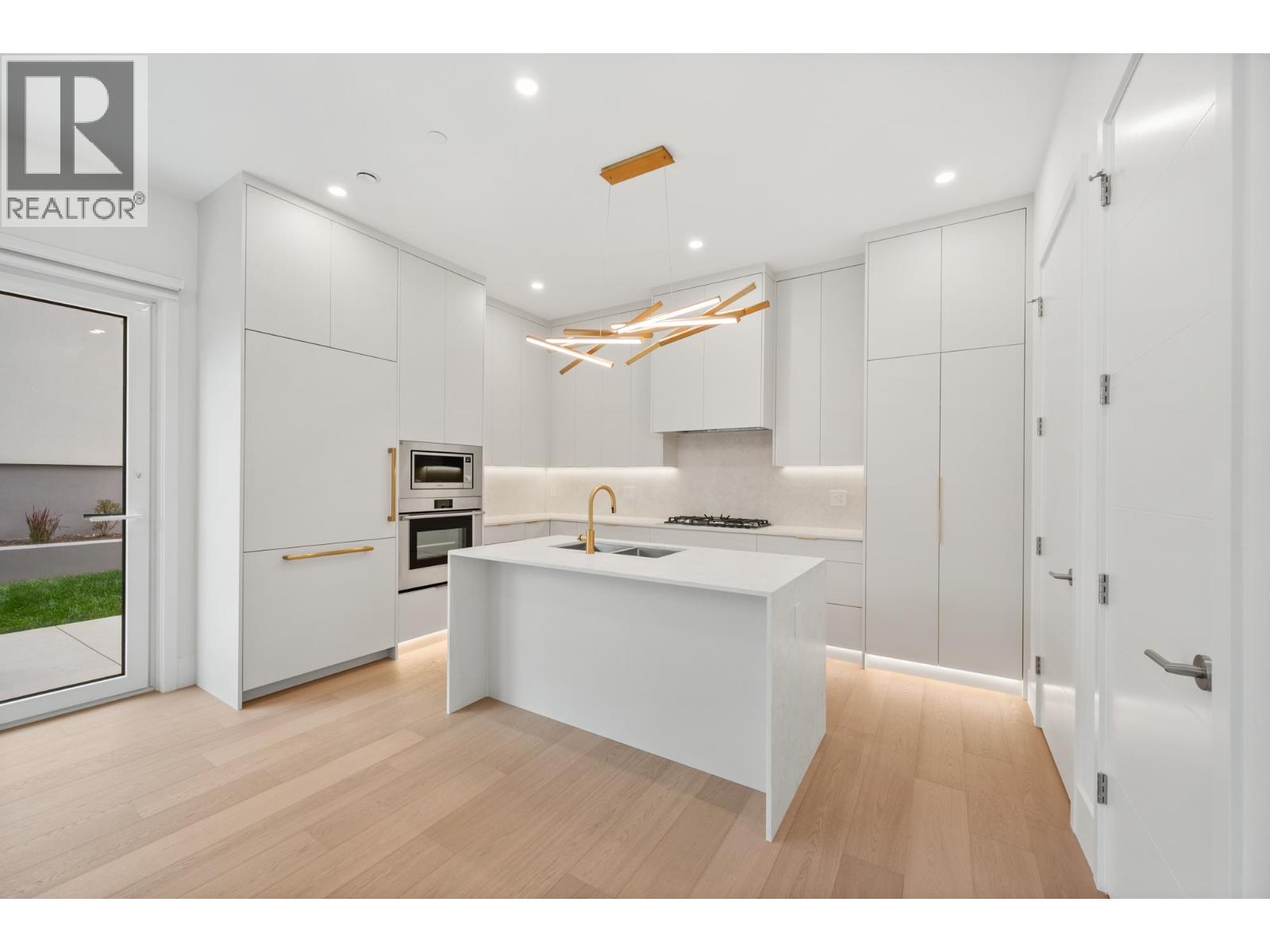 2 3428 MONS DRIVE