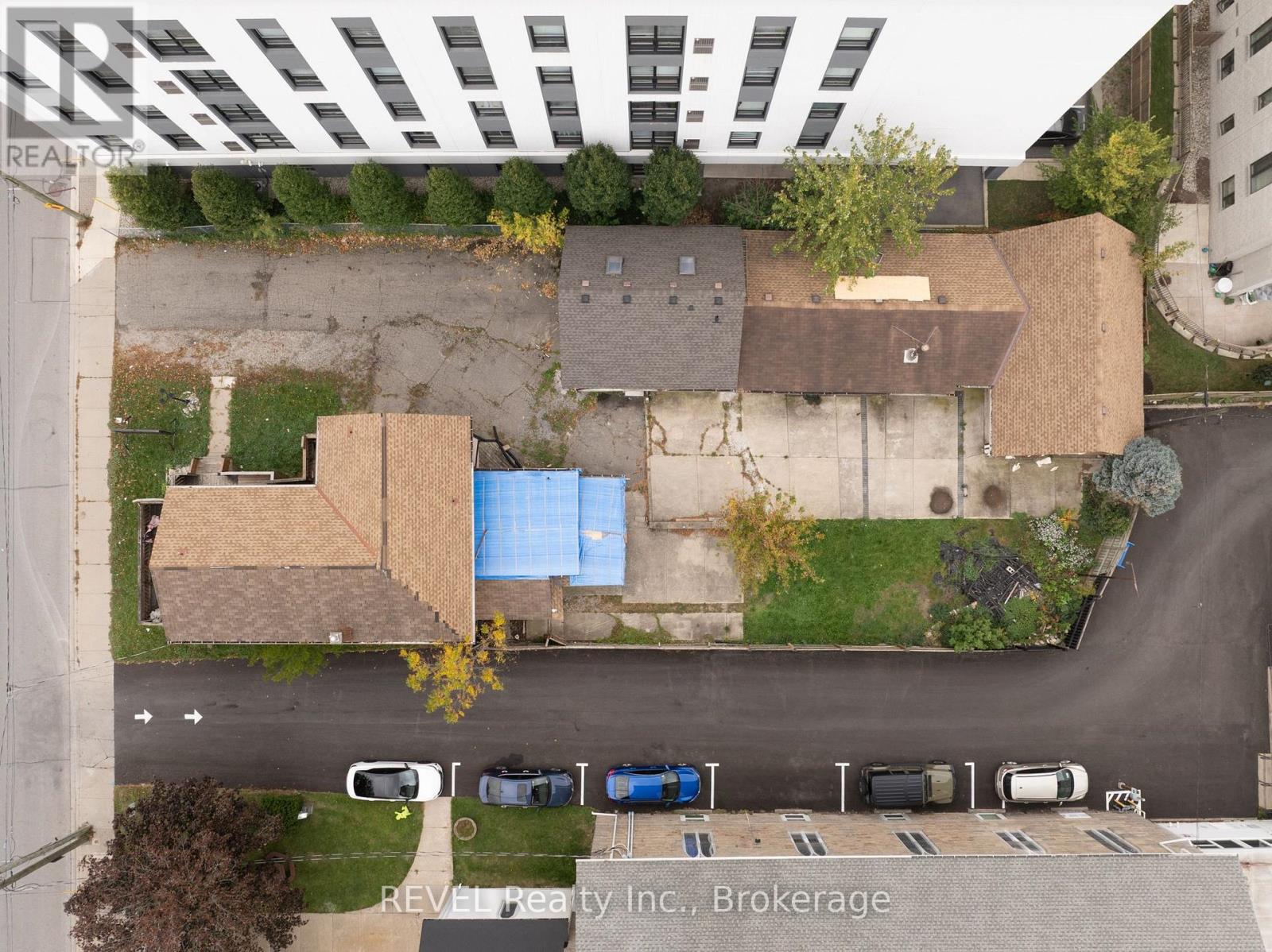 21 PINE STREET S