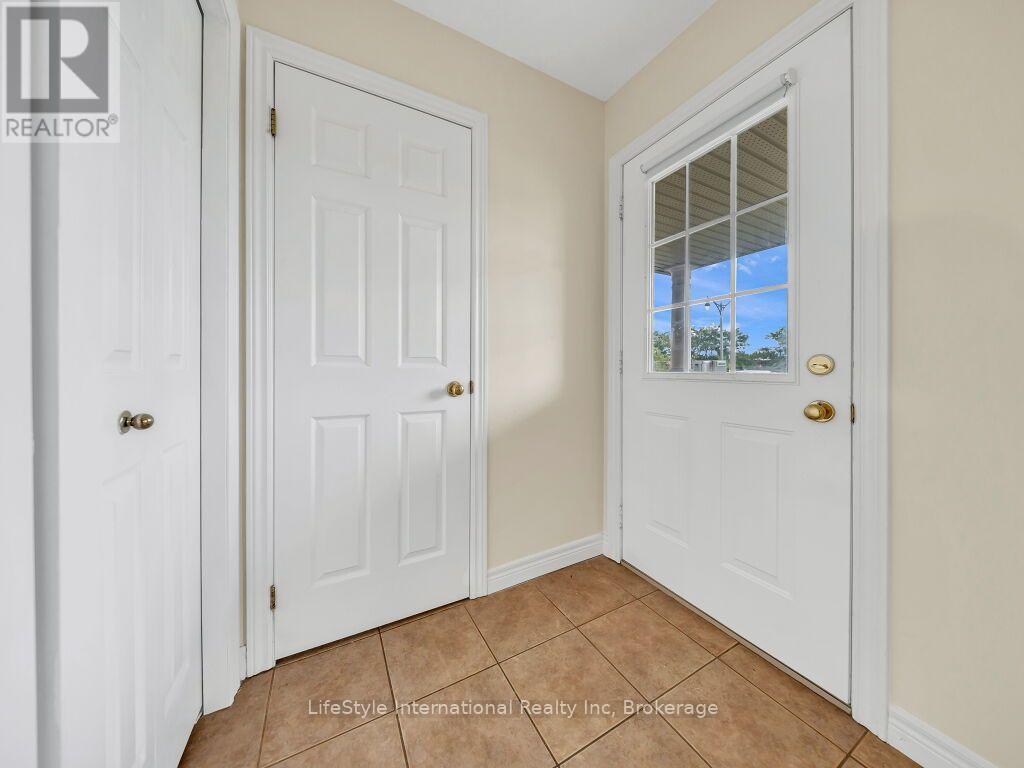 529 VICTORIA ROAD N