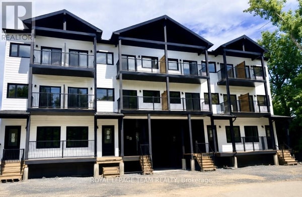 253 Bradford St, Ottawa, ON 2