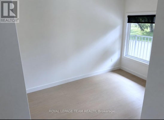 253 Bradford St, Ottawa, ON 4