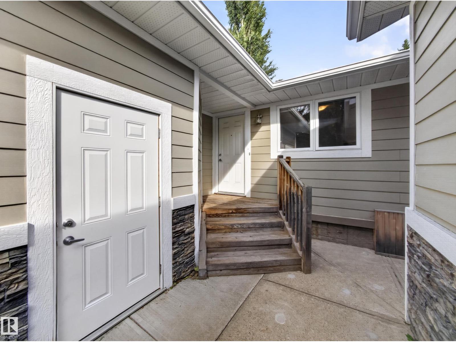 16 GREENWOOD WY