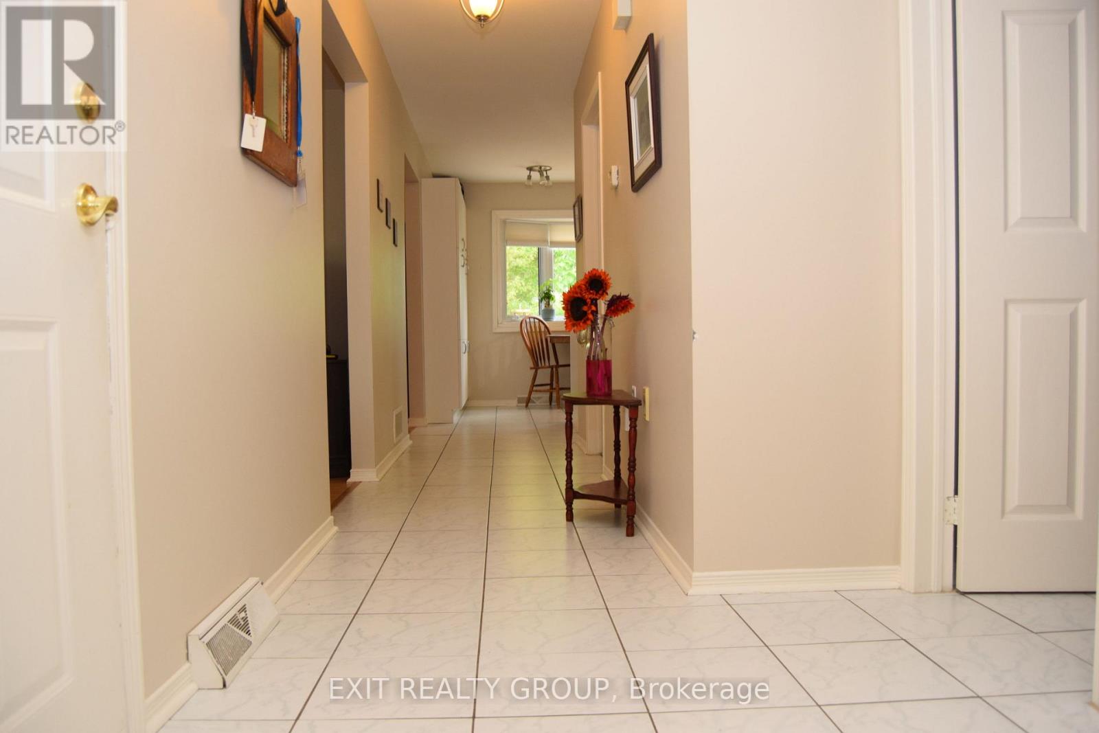9 EMPIRE BOULEVARD - Photo 2