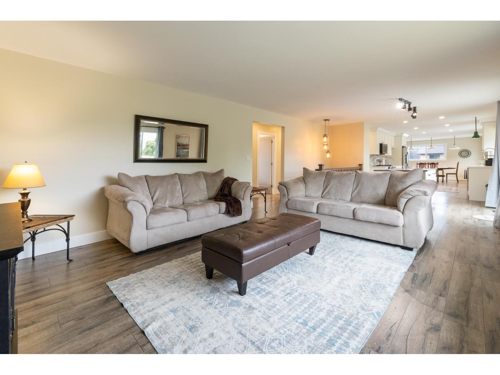 8875 PREST ROAD, East Chilliwack