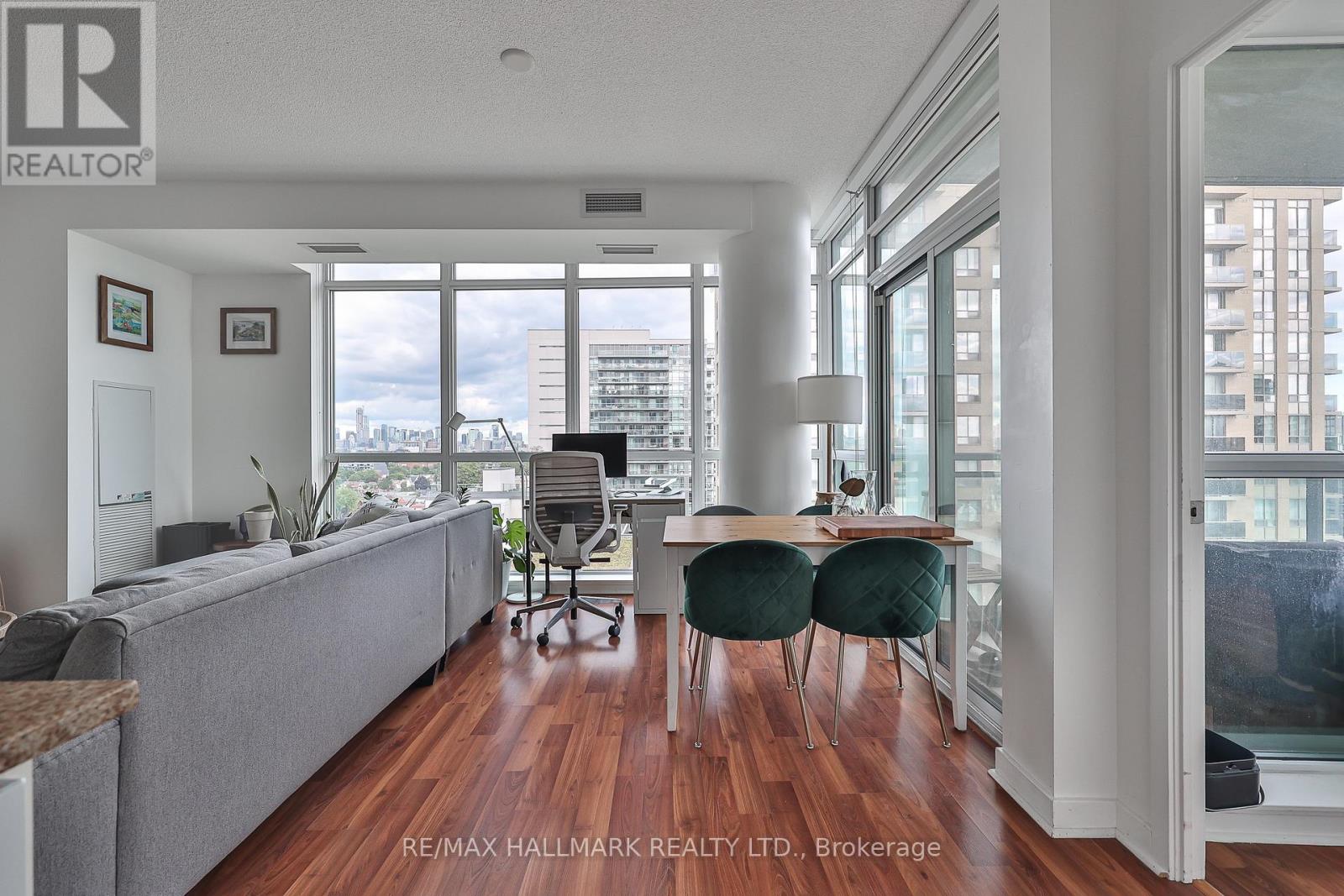 1309 - 1171 QUEEN STREET W