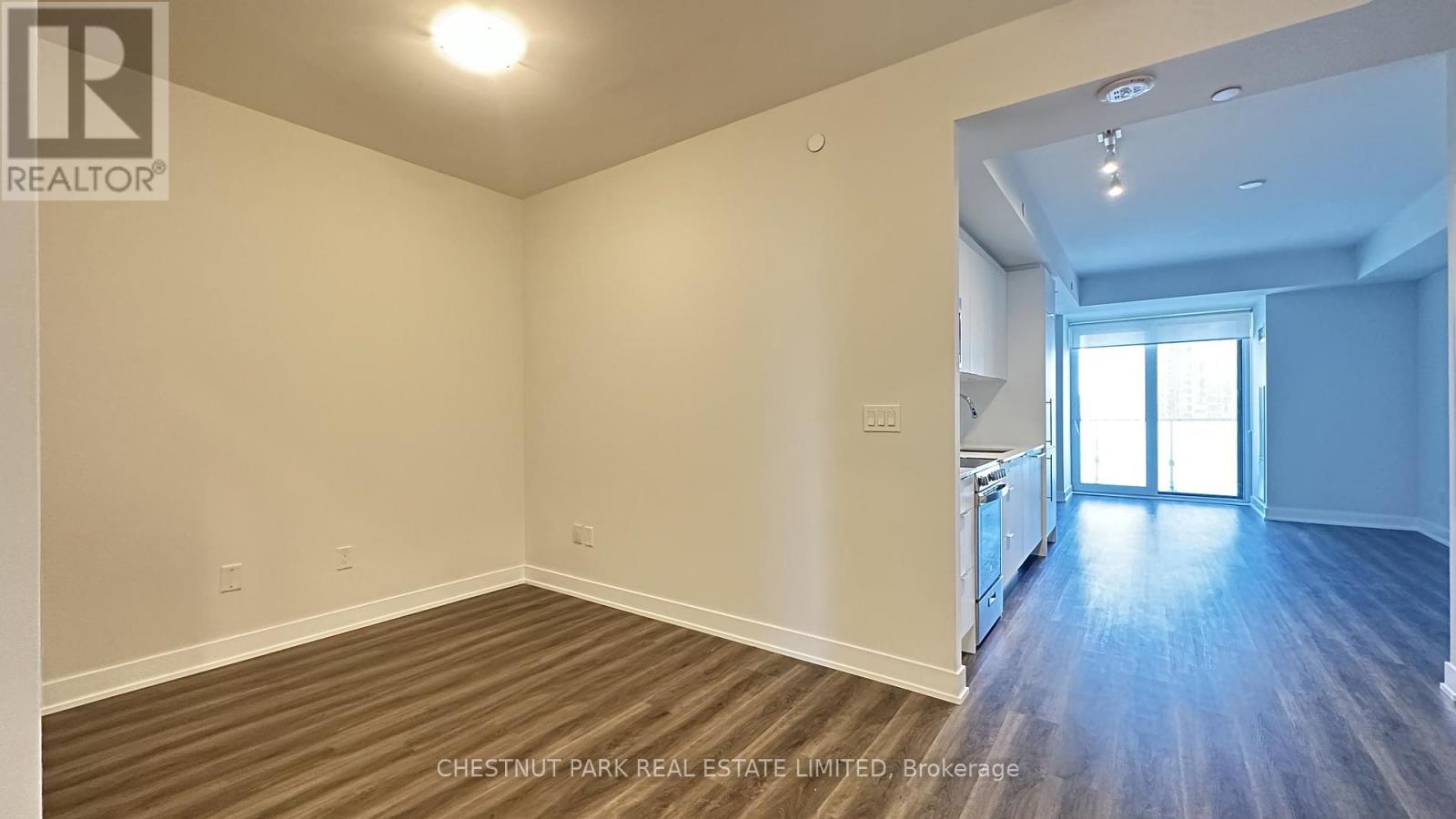 1305 - 430 SQUARE ONE DRIVE