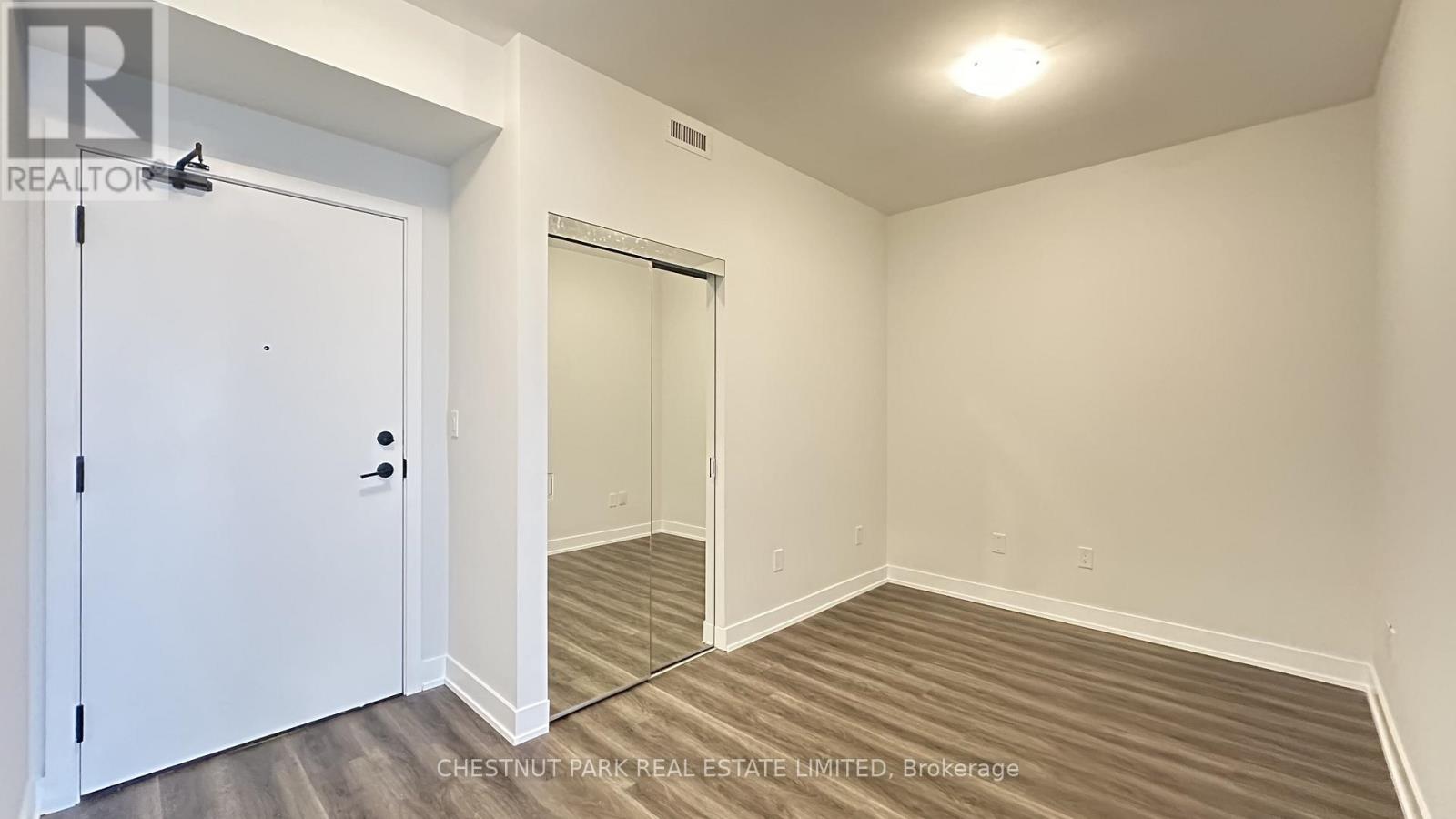 1305 - 430 SQUARE ONE DRIVE