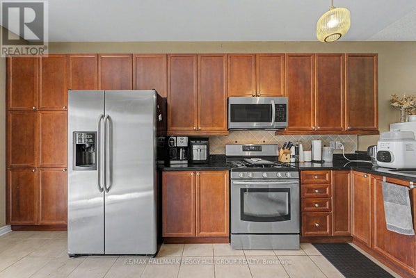 65 Jessica Dr, Barrie (Painswick South), ON 3