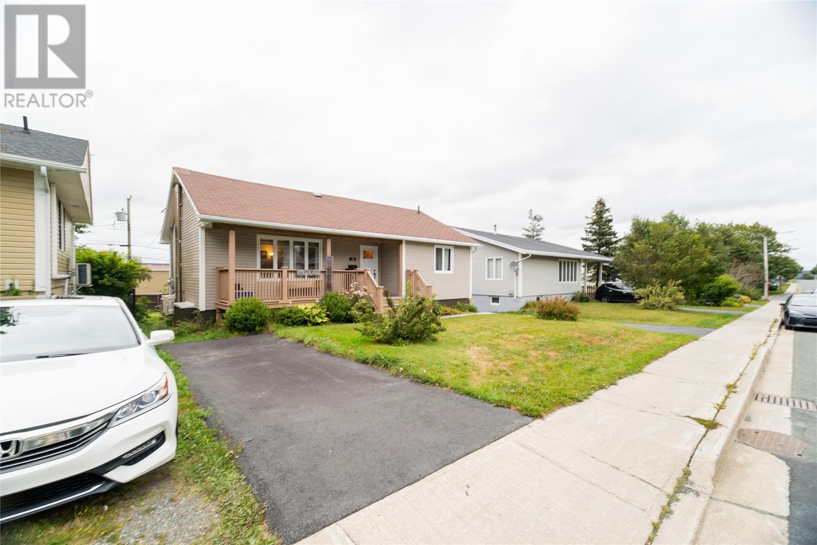 36 St Andrews Avenue