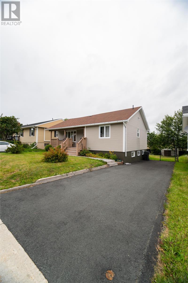36 St Andrews Avenue