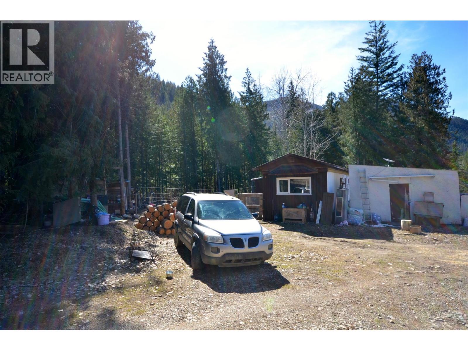 1538 Creighton Valley Road