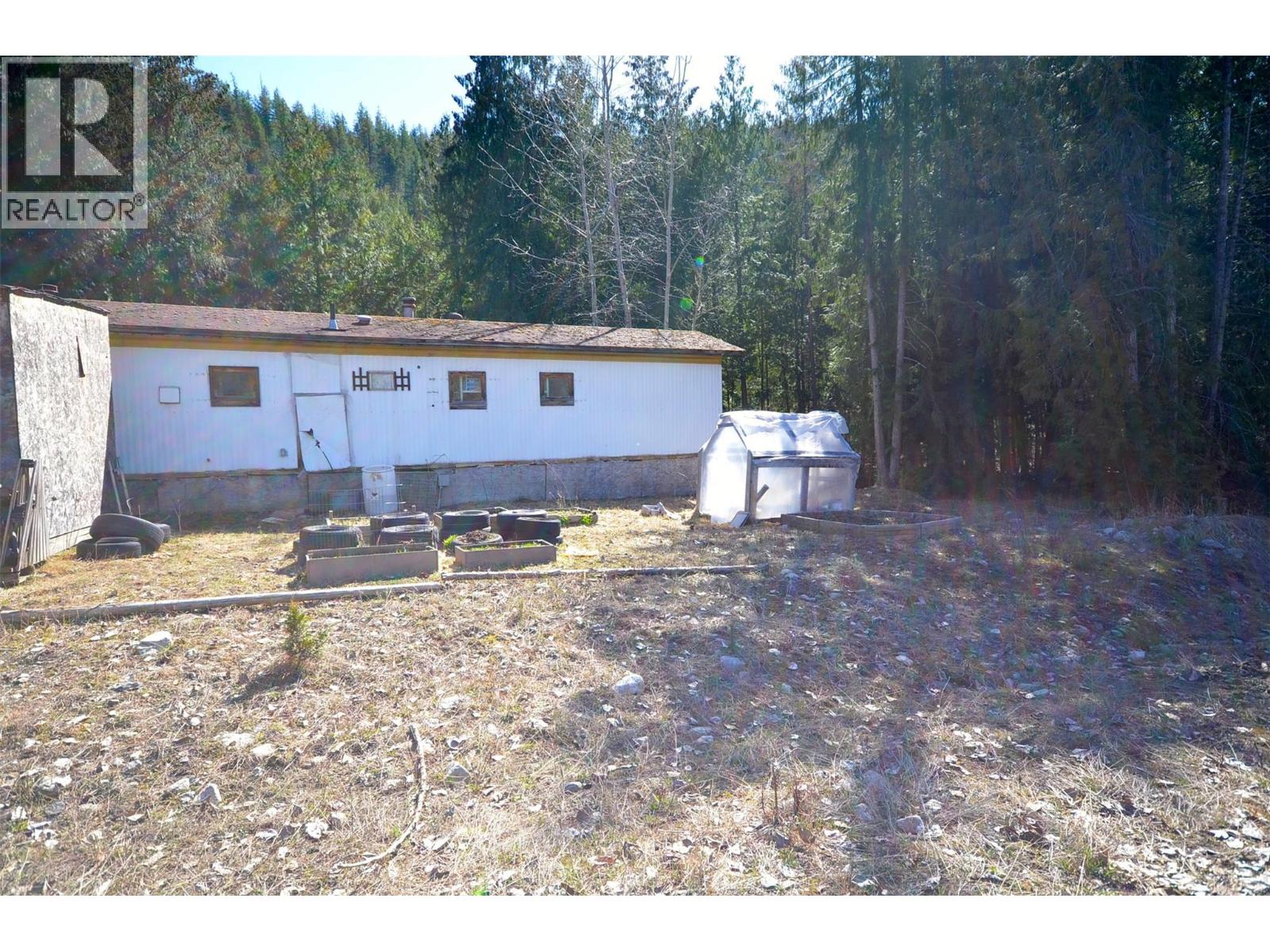 1538 Creighton Valley Road