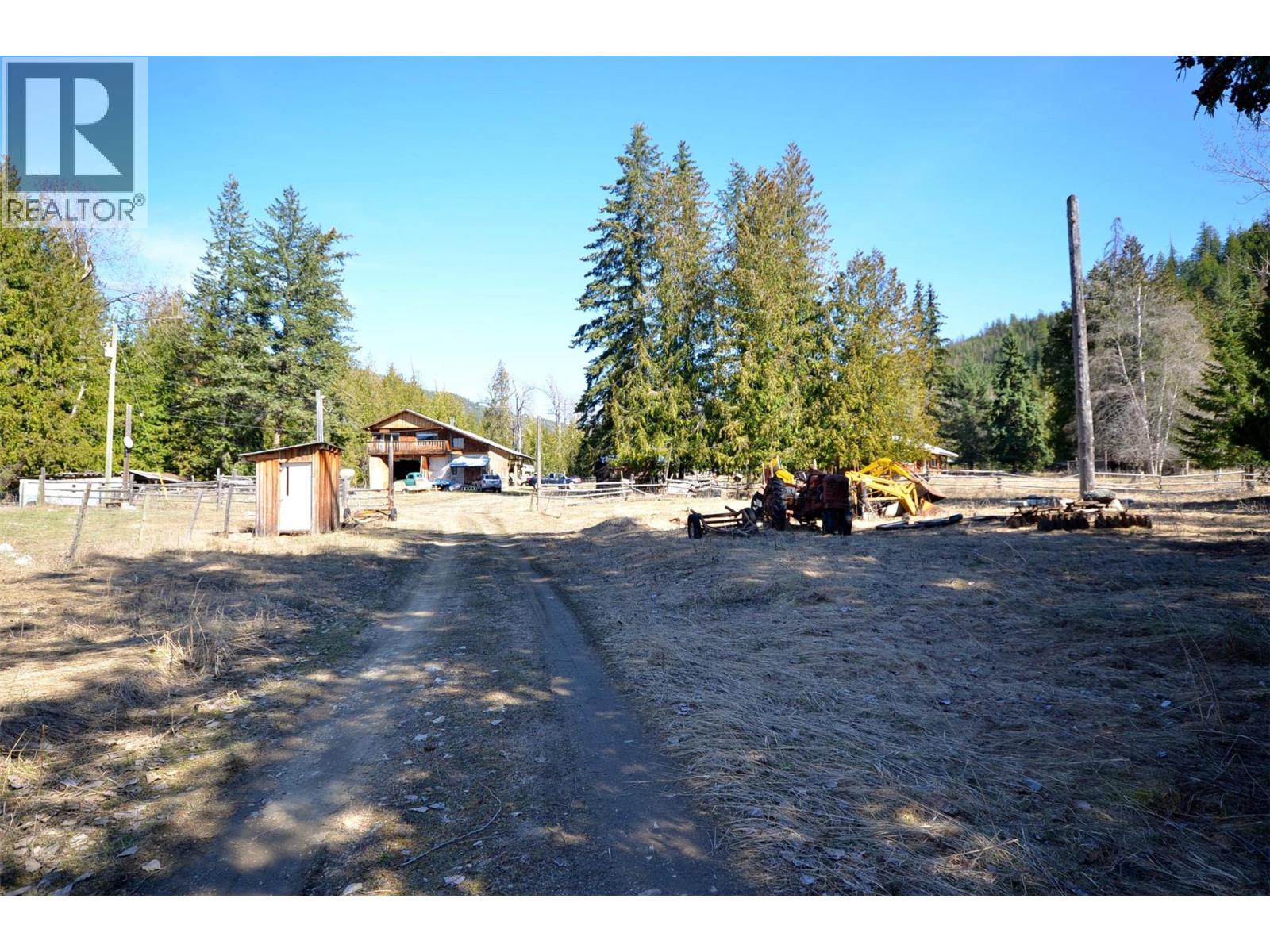 1538 Creighton Valley Road