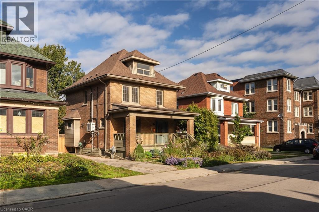 14 PROSPECT Street S