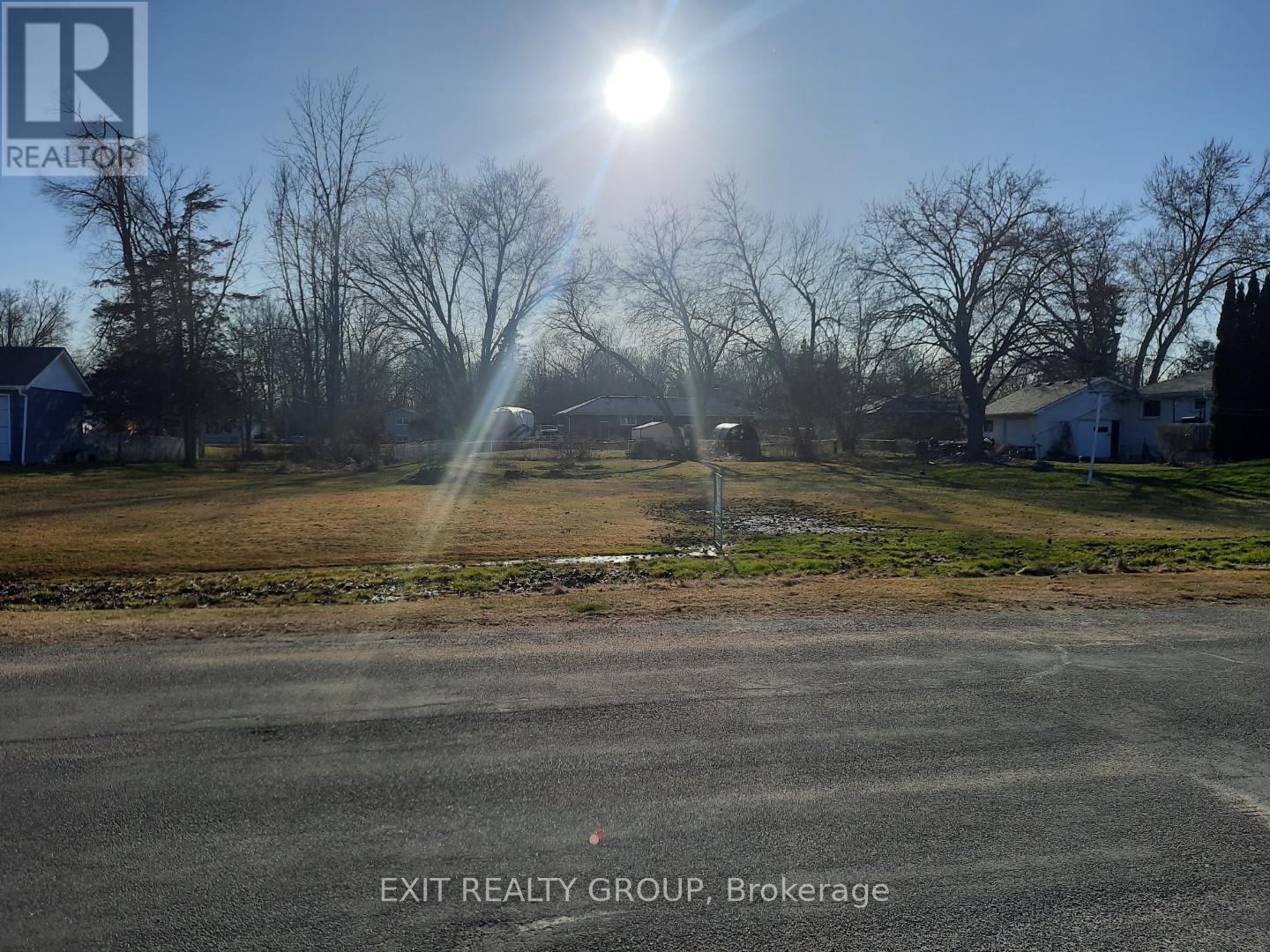 18 ALICE AVENUE - Photo 2