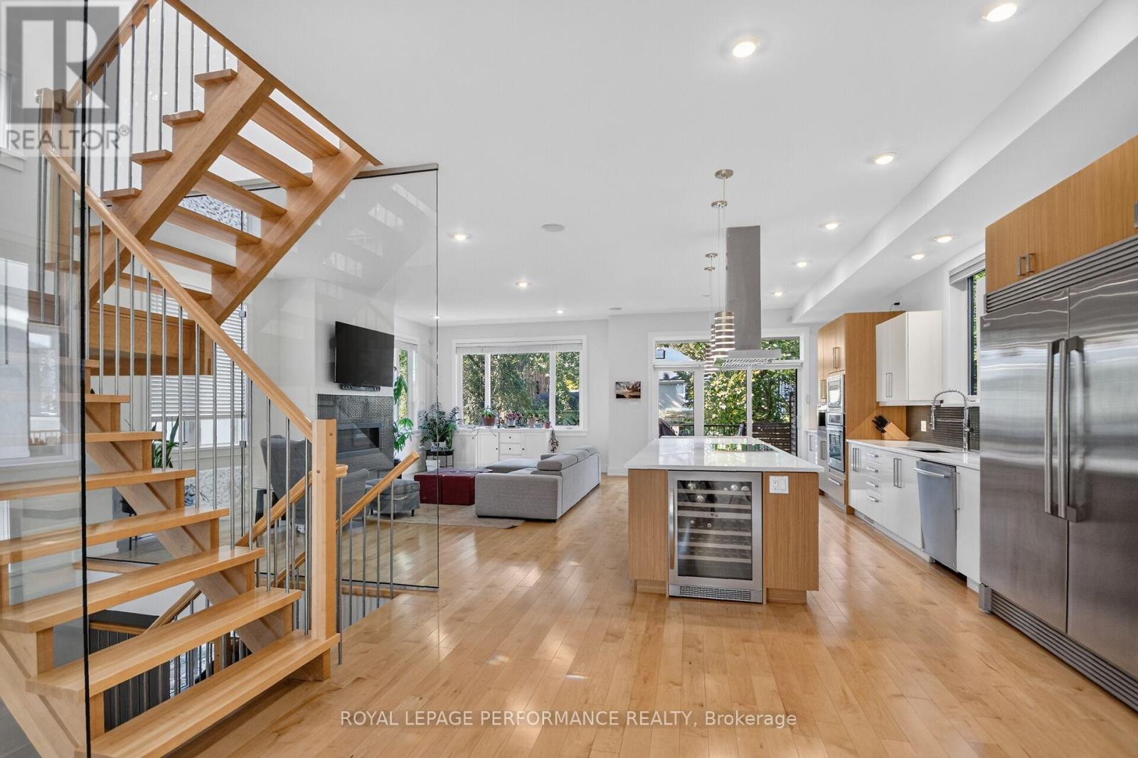 258 CARLETON AVENUE