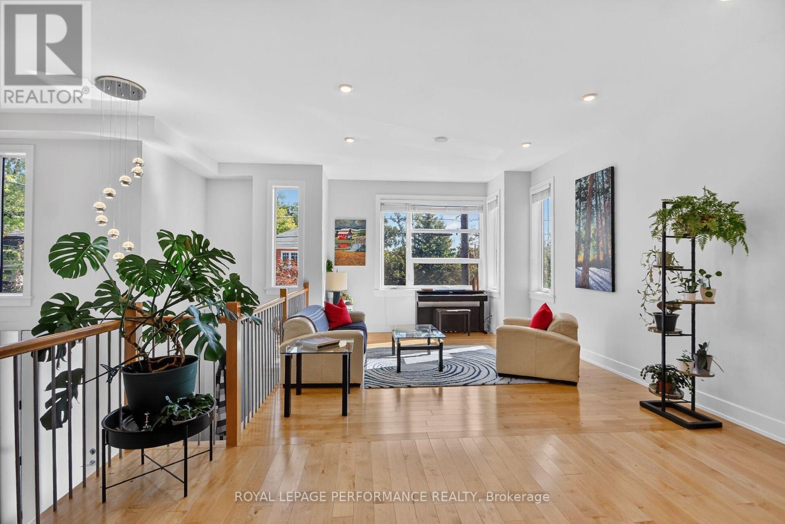 258 CARLETON AVENUE