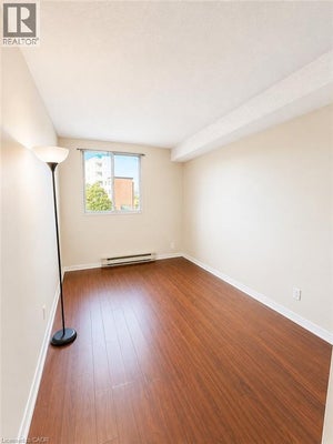 212 - 18 Holborn Ct, Kitchener, ON 4