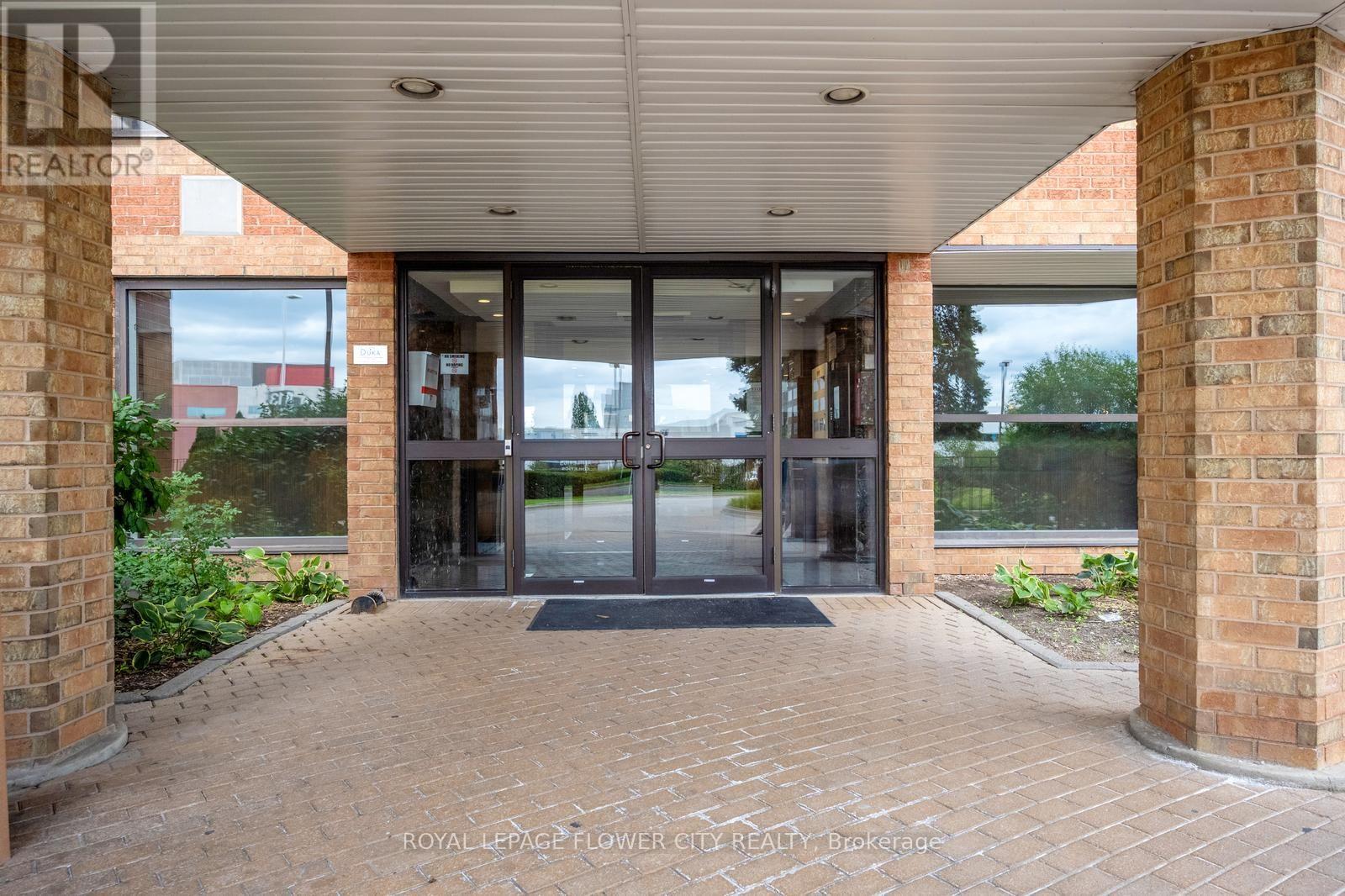 417 - 6 HUMBERLINE DRIVE